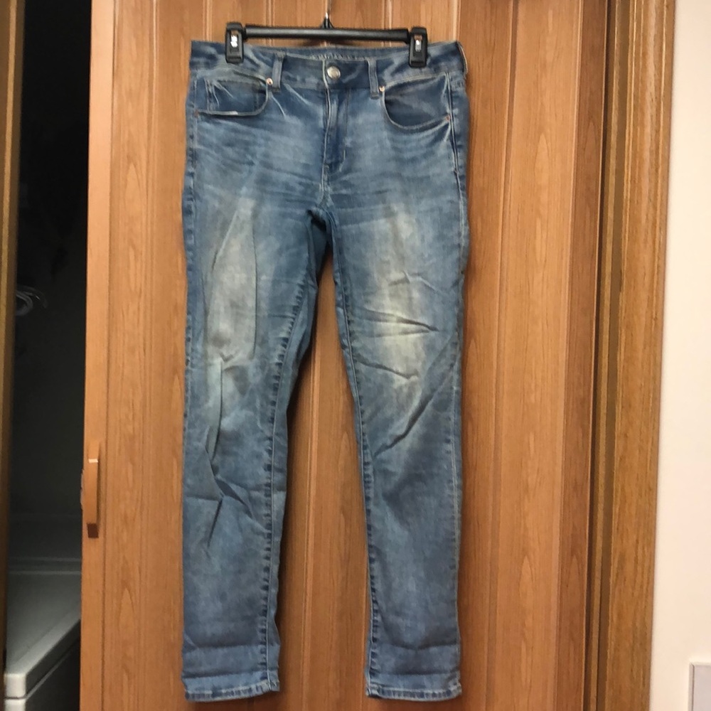 AE skinny jeans light wash